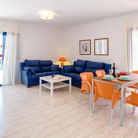 Playa Blanca Sleeps 4 Wifi Villa