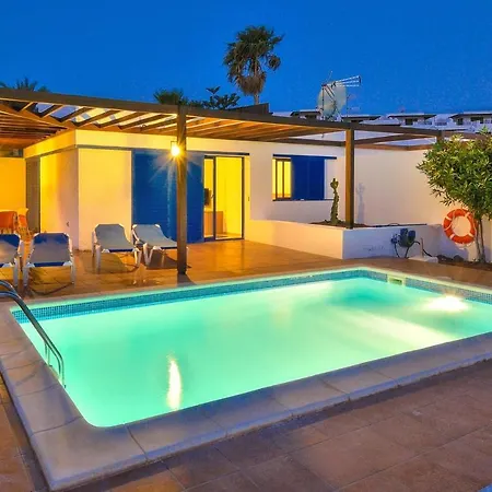 Playa Blanca Sleeps 4 Wifi