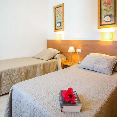Playa Blanca Sleeps 4 Wifi Villa *